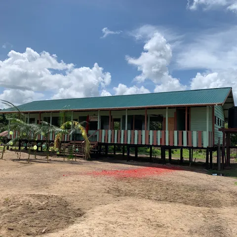 Het afgebouwde schoolgebouw in Coeroeni, januari 2023